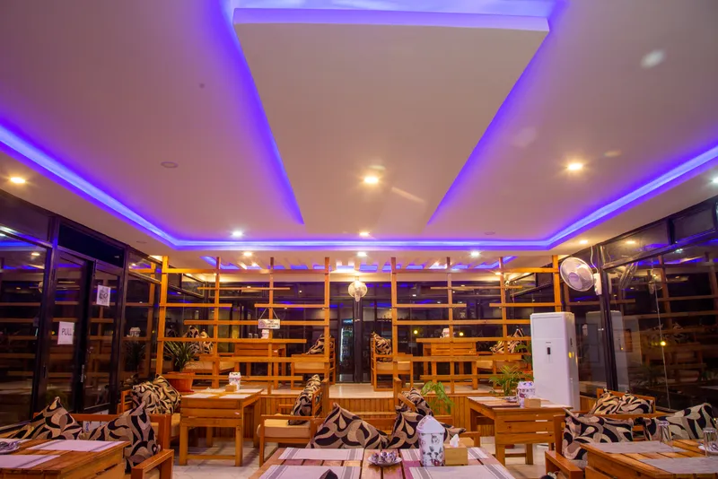 Manjari Resort — restaurant 11