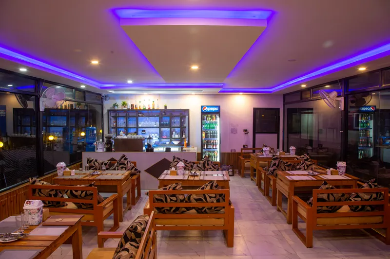 Manjari Resort — restaurant 9